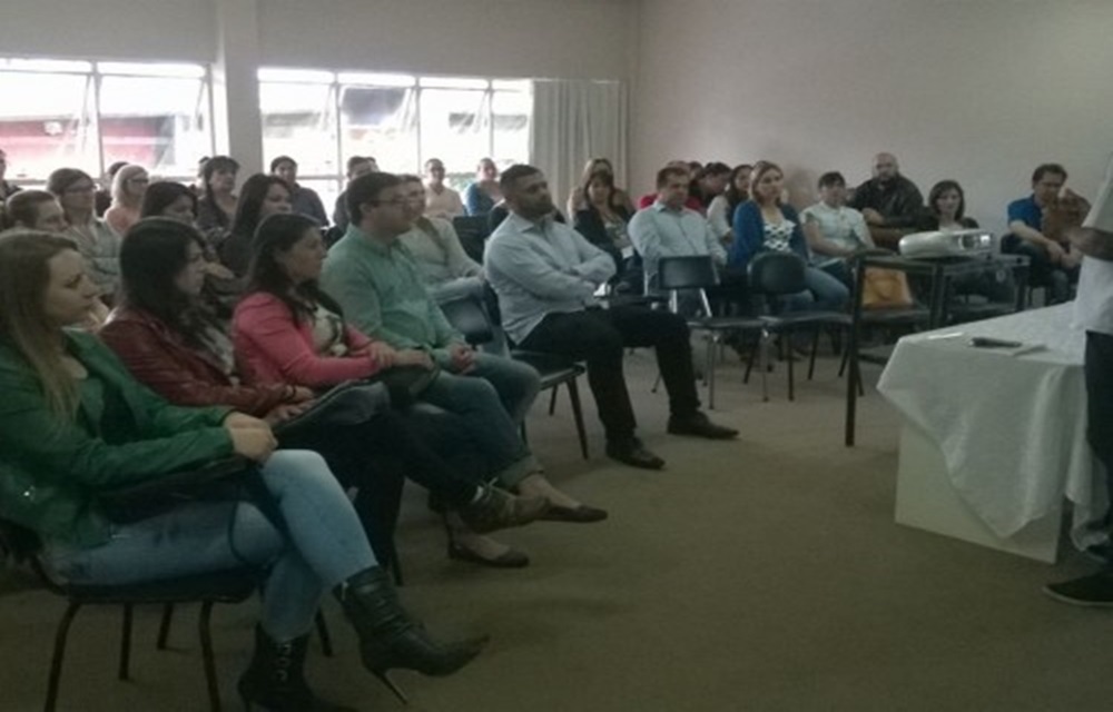 Ir para  <p>Aconteceu nesta quinta-feira, 20, o&nbsp;Encontro Regional de Conselheiros Tutelares na sede do CPERS. Participaram os conselheiros tutelares dos&nbsp;31 munic&iacute;pios da regi&atilde;o do Alto...